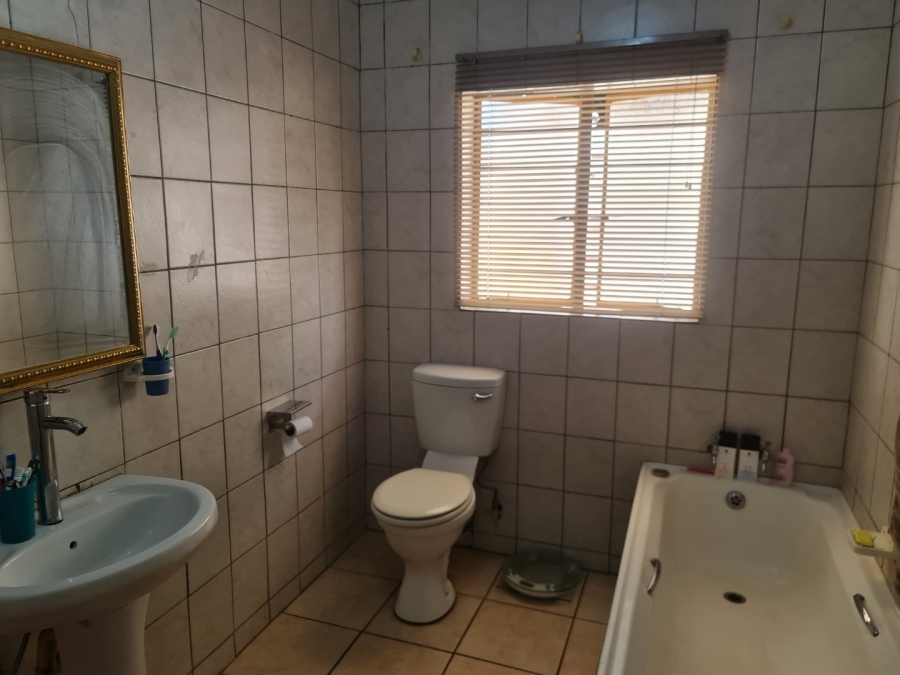 3 Bedroom Property for Sale in Oos Einde North West